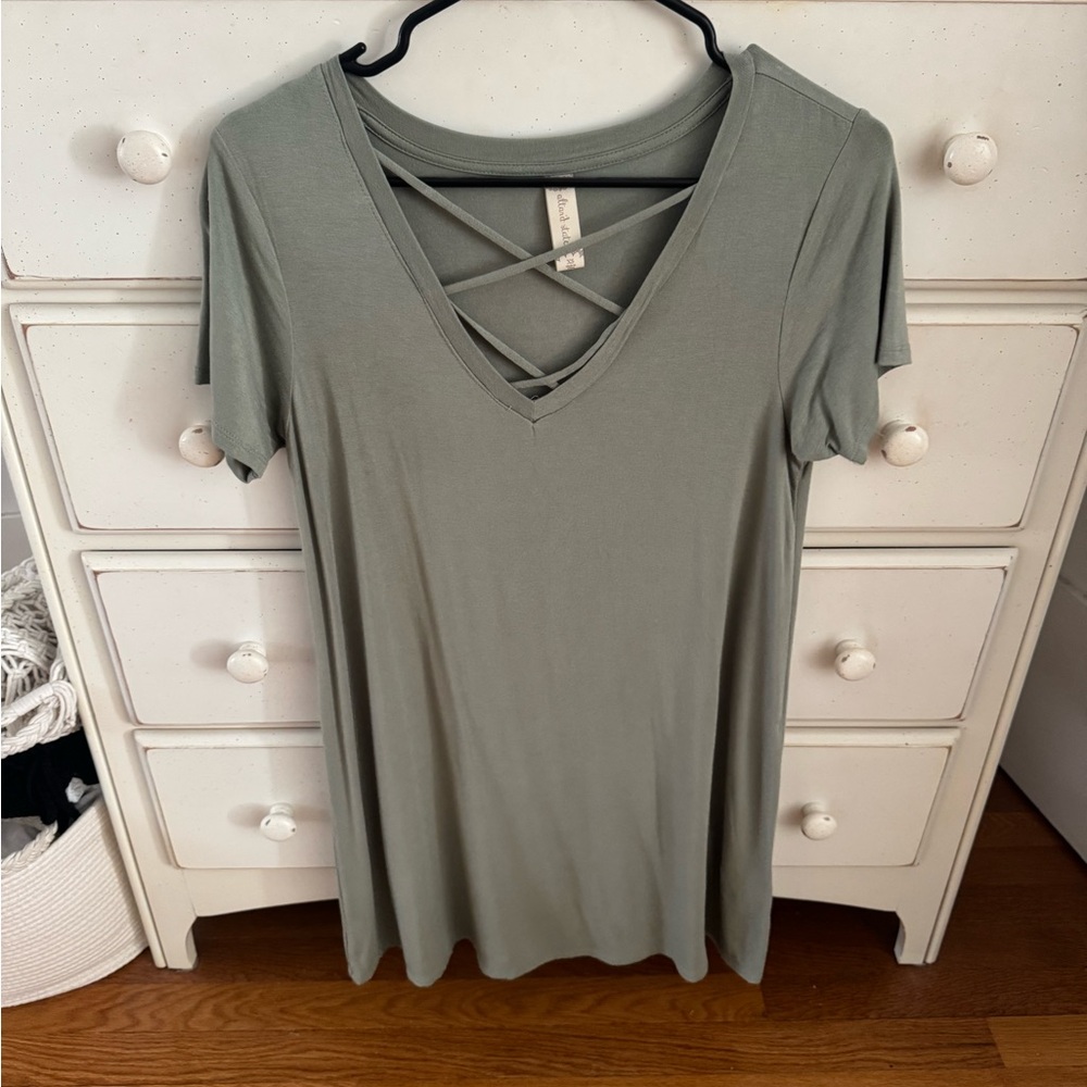 Altar'd State Green Short Sleeve Cut Out T-Shirt
